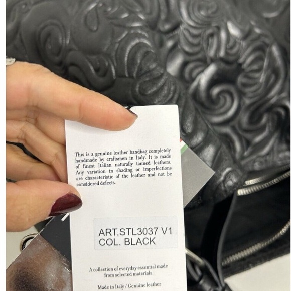 ISADORA ITALY Black Tooled GENUINE
Leather Large Bag Tote Purse NEW
AUTHENTIC - Picture 5 of 8